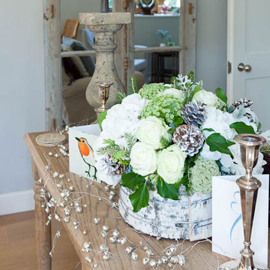 Console table Festive console table in living room | Country house | Homes & Gardens | PHOTOGALLERY