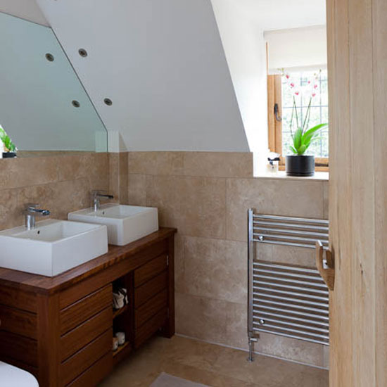Adjoining bathroom Small en suite bathroom with twin basins | Country house | Homes & Gardens | PHOTOGALLERY