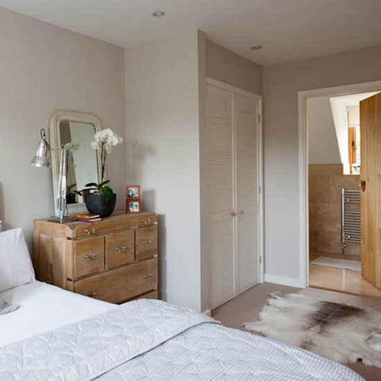 Main bedroom White bedroom with reindeer hide rug | Country house | Homes & Gardens | PHOTOGALLERY