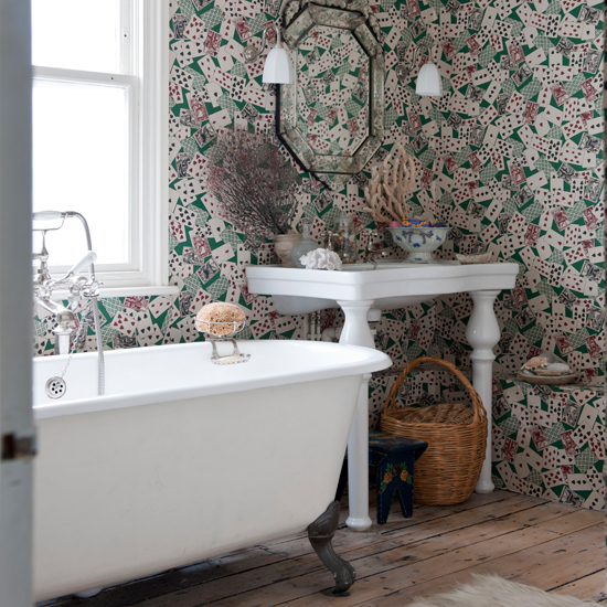 Mix traditional style with quirky wallpaper Quirky wallpaper | Classic British decorating ideas to celebrate the Queen's Jubilee