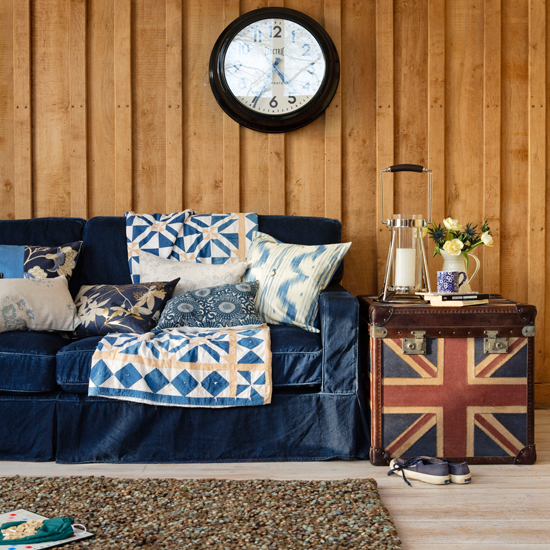 Create a patriotic living room Go for patriotic-themed furniture | | Classic British decorating ideas to celebrate the Queen's Jubilee