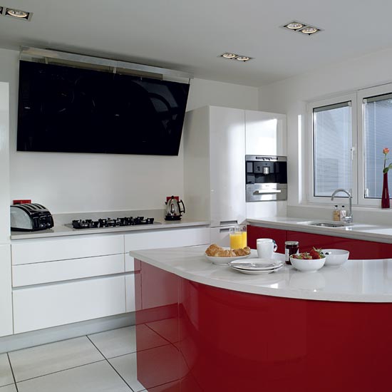 Extractor hood | Take a tour around a striking red kitchen | Kitchen tour | Beautiful Kitchens | PHOTO GALLERY