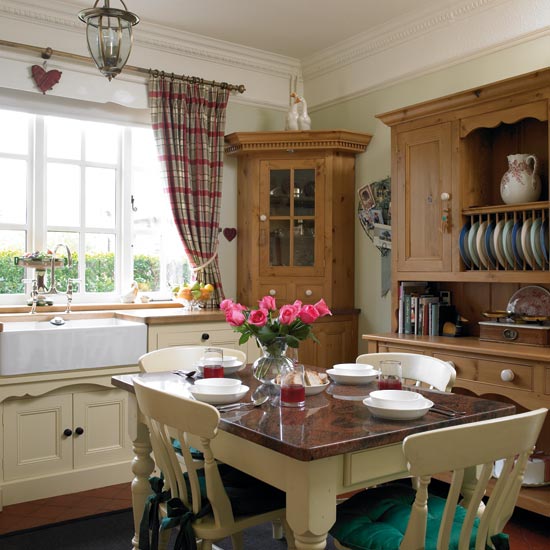 Country kitchen Country kitchen | Take a tour around a hand-painted country kitchen | Kitchen tour | Beautiful Kitchens | PHOTO GALLERY