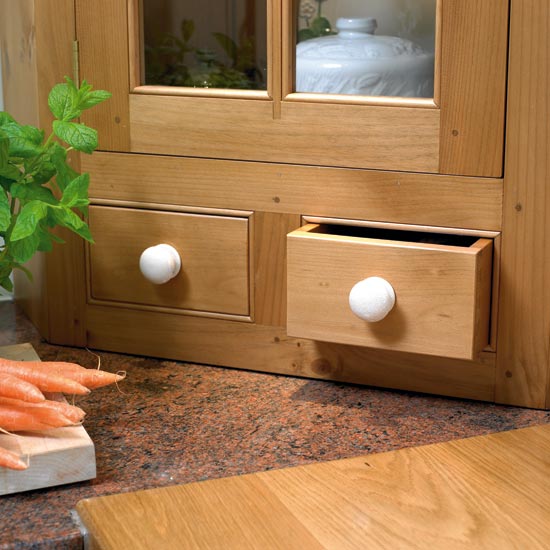 Drawers Drawers | Take a tour around a hand-painted country kitchen | Kitchen tour | Beautiful Kitchens | PHOTO GALLERY