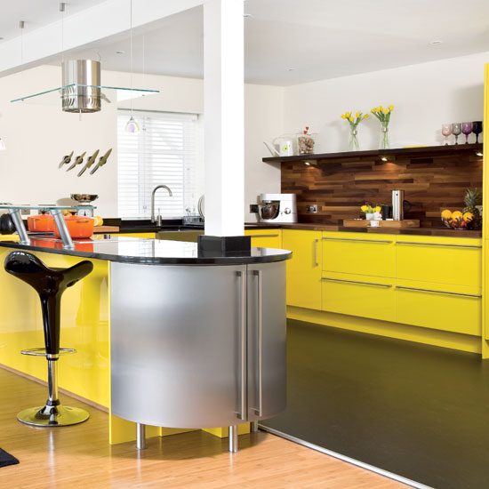 Yellow kitchen | Take a tour around a bright yellow kitchen | Kitchen tour | Beautiful Kitchens | PHOTO GALLERY