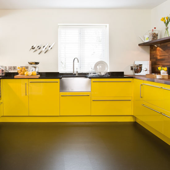 Sink | Take a tour around a bright yellow kitchen | Kitchen tour | Beautiful Kitchens | PHOTO GALLERY