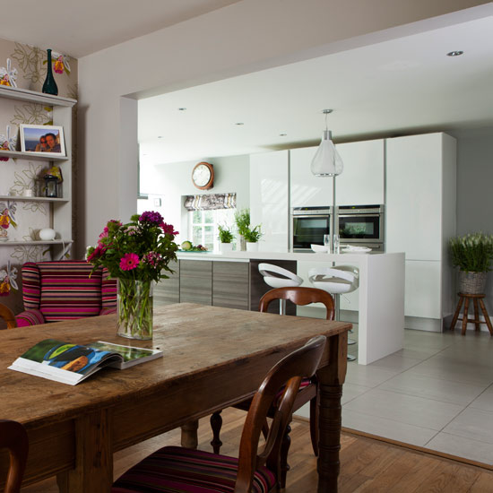 Fresh white open-plan kitchen | Traditional kitchens | PHOTO GALLERY | Housetohome
