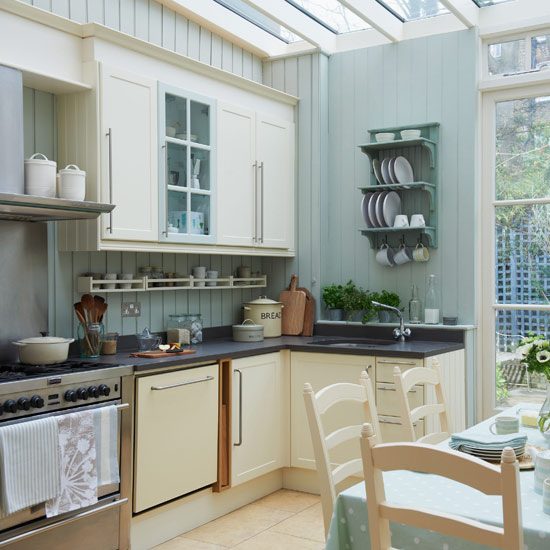 Light green traditional kitchen | Traditional kitchens | PHOTO GALLERY | Housetohome