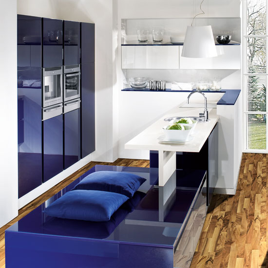 Deep blue cabinets from Bauformat | Handleless kitchen doors - 10 ideas | Kitchen planning | Beautiful Kitchens | PHOTO GALLERY