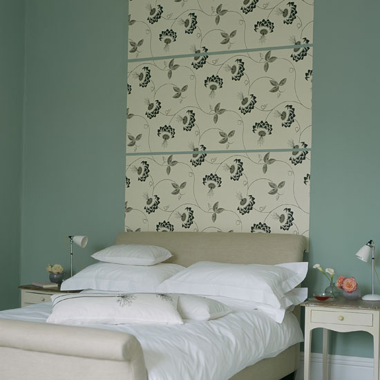 Horizontal panels of bold print wallpaper in bedroom | Homes & Gardens | Housetohome | PHOTOGALLERY