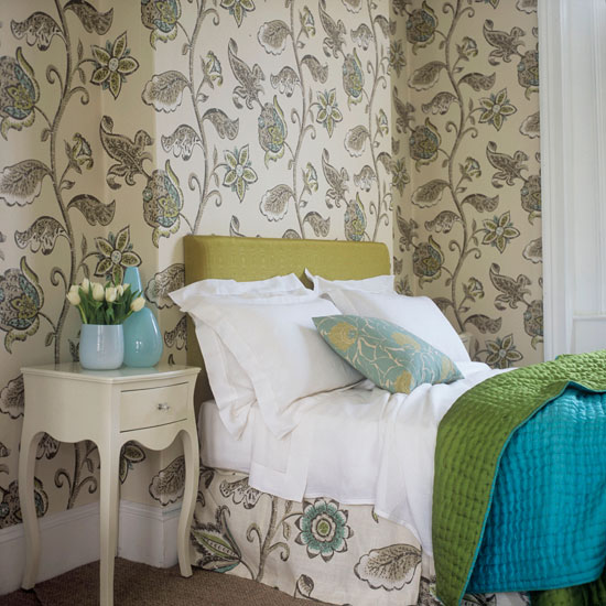 Largescale floral bedroom wallpaper | Homes & Gardens | Housetohome | PHOTOGALLERY