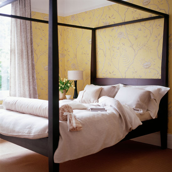Vibrant yellow floral bedroom wallpaper | Homes & Gardens | Housetohome | PHOTOGALLERY