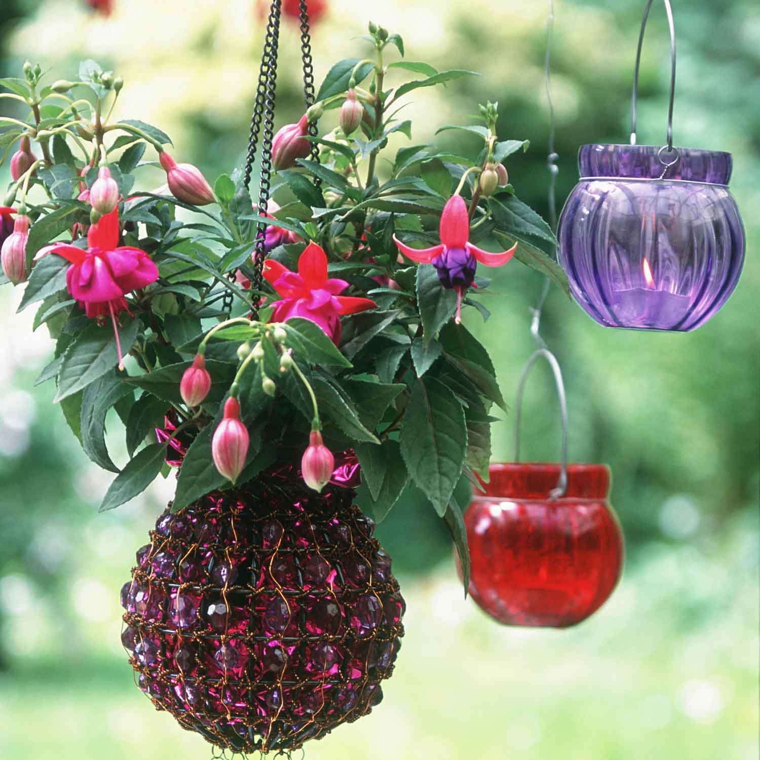 Hanging basket | Jobs to do in the garden in April | Garden | Homes & Gardens