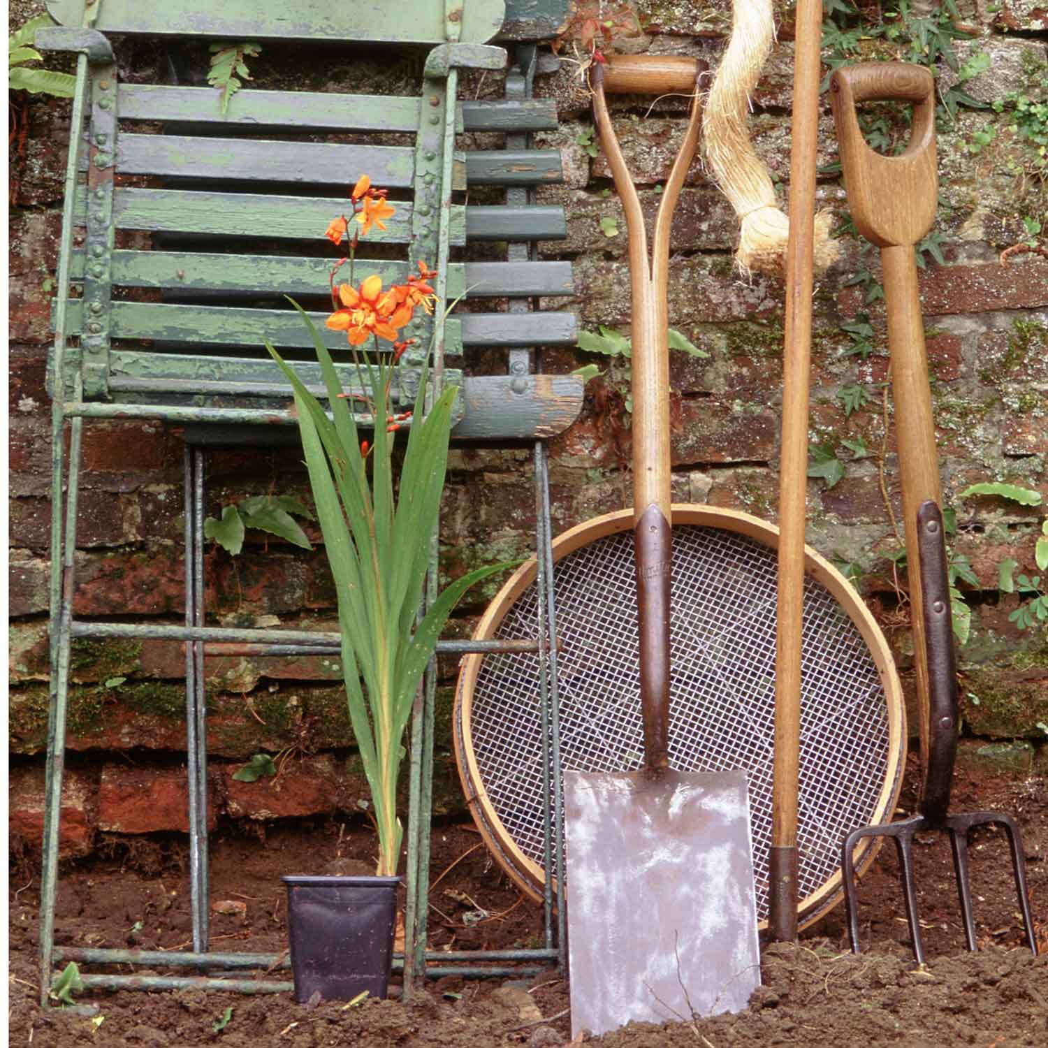 Weeding | Jobs to do in the garden in April | Garden | Homes & Gardens