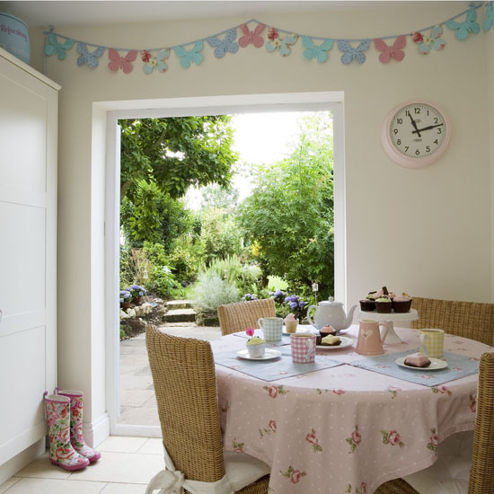 Simple garden room | Garden rooms | Conservatory | Garden room extensions | PHOTO GALLERY | 25 Beautiful Homes | Housetohome