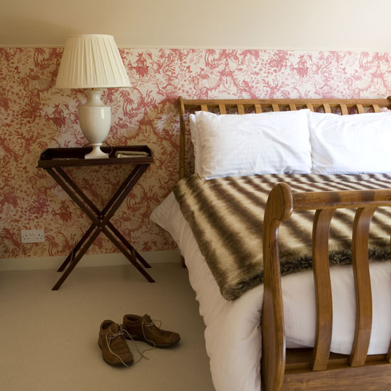 Toile de jouy feature wall Toile de jouy feature wall | Feature walls | decorating ideas | PHOTO GALLERY | 25 Beautiful Homes | Housetohome