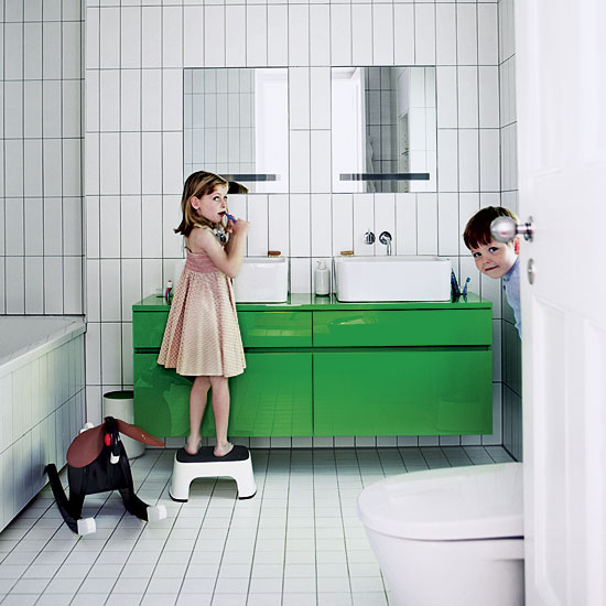 Children's bathroom | Be inspired by a sophisticated block colour home | House tour | Livingetc | PHOTO GALLERY