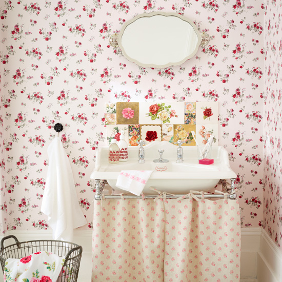 Vintage rose bathroom