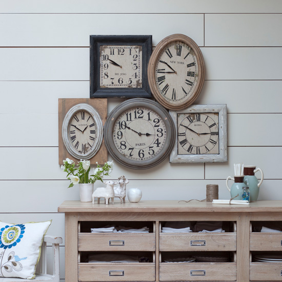 Rustic-clock-display.jpg