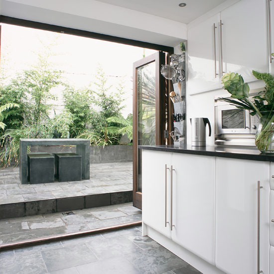 Kitchen | minimalist | Contemporary kitchens | kitchen decorating ideas | Kitchens | PHOTO GALLERY | 25 Beautiful Homes | Housetohome