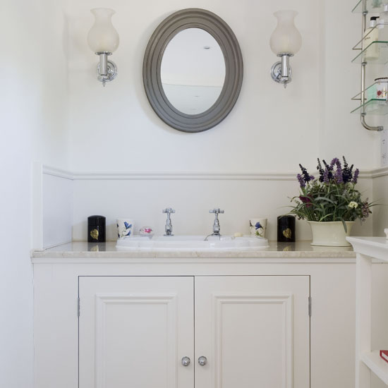 Simple bathroom Simple bathroom | Traditional bathrooms | Bathroom design ideas | Bathrooms | PHOTO GALLERY | 25 Beautiful Homes | Housetohome