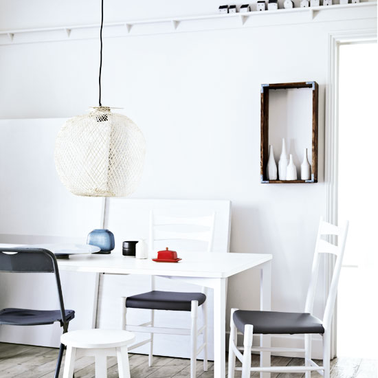 Opt for pared-back furniture | Design ideas - St Ives | Coastal look | Decorating ideas | Homes & Gardens | Housetohome | PHOTOGALLERY