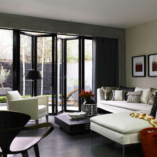 Use folding doors to extend the space | Family living rooms | Room idea | Decorating ideas | Homes & gardens | Housetohome | PHOTOGALLERY