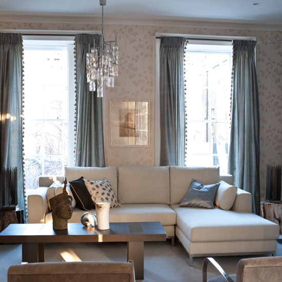 Choose furniture wisely | Family living rooms | Room idea | Decorating ideas | Homes & gardens | Housetohome | PHOTOGALLERY