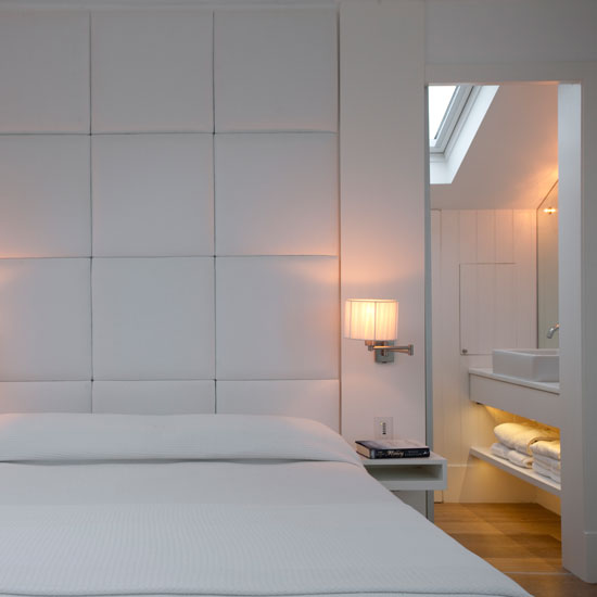 Partition an attic room Partition an attic room | En-suite bathrooms - 10 ideas | Bathroom ideas | Decorating advice | Room idea | Homes & Gardens | Housetohome | PHOTOGALLERY