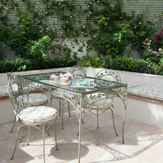 Cottage-style garden seating 
