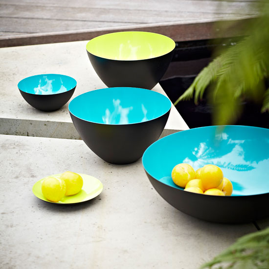Make a vibrant display Make a vibrant display | Design ideas: colour coated | Acid-bright interiors | Decorating ideas | Homes & Gardens | Housetohome | PHOTOGALLERY
