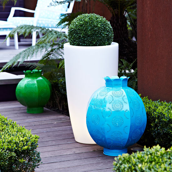 Make a statement with lighting Make a statement with lighting | Design ideas: colour coated | Acid-bright interiors | Decorating ideas | Homes & Gardens | Housetohome | PHOTOGALLERY