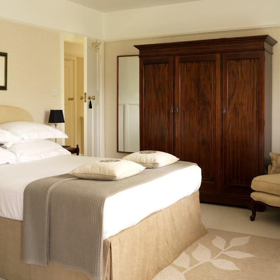 Bedroom with traditional wardrobe | Traditional bedrooms | Bedroom decorating ideas | Bedroom | PHOTO GALLERY | 25 Beautiful Homes | Housetohome
