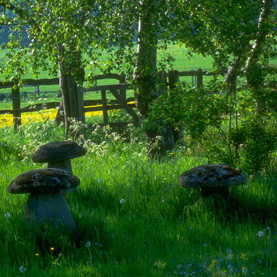 Staddle stones | Country garden ideas | Homes & Gardens | Housetohome | PHOTOGALLERY