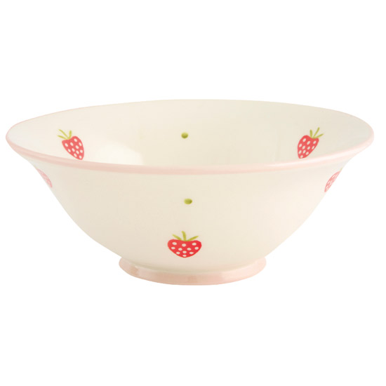 Strawberry pattern pudding bowl from Susie Watson Designs Strawberry pattern pudding bowl from Susie Watson Designs | Country dining room buys | Country Homes & Interiors