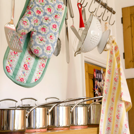Hang up pots and vinatge style linens Pots and pans | Vintage decorating - 10 ideas | IDEAS GALLERY | Style at Home | Housetohome