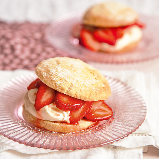 Strawberries marinated in balsamic vinegar sandwiched with fresh cream make a delicious filling. Make individual servings (as in this recipe) or bake as two 18cm rounds.