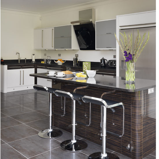 Breakfast bar Breakfast bar | White and dark ebony wood kitchen | PHOTO GALLERY | Beautiful Kitchens | Housetohome.co.uk