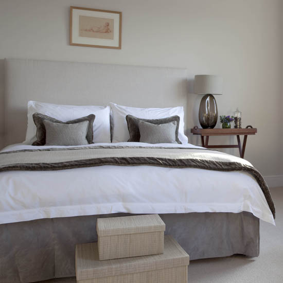 Guest bedroom Guest bedroom | House tour | Hampshire vicarage | Georgian house | PHOTO GALLERY | 25 Beautiful Homes | Housetohome
