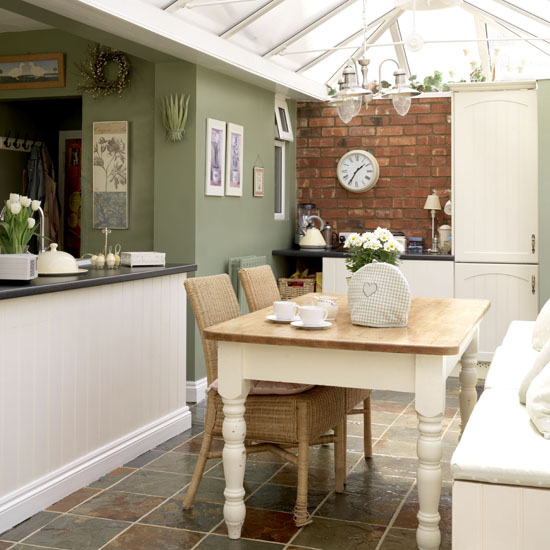 Country-style conservatory | Conservatory dining | Dining ideas | Garden rooms | Conservatory | PHOTO GALLERY | 25 Beautiful Homes | Housetohome