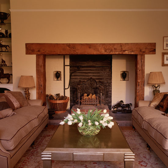 Sitting room Classic country cream living room | 17th-century Oxfordshire farmhouse tour | PHOTO GALLERY | Homes & Gardens | Housetohome