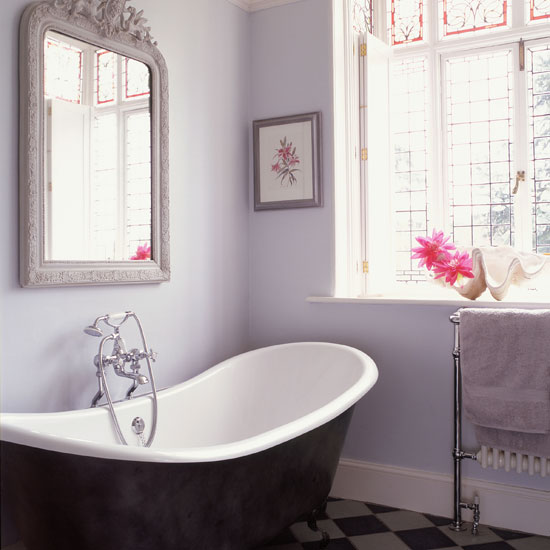 Bathroom Classic monochrome bathroom | 17th-century Oxfordshire farmhouse tour | PHOTO GALLERY | Homes & Gardens | Housetohome