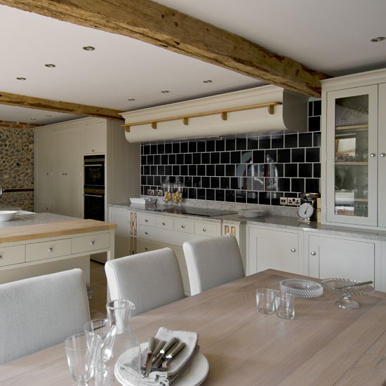 Country favourite | Kitchen | PHOTO GALLERY | Homes & Gardens | Housetohome.co.uk