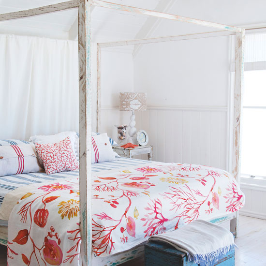 Be inspired by the seaside White summer bedroom with coral bedspread | Bedroom decorating ideas | PHOTO GALLERY | Homes & Gardens | Housetohome.co.uk