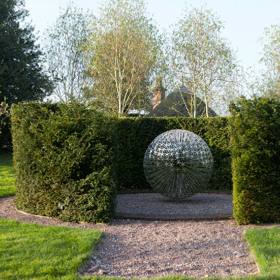 Allow birds to nest Allow birds to nest | July gardening jobs | Garden | PHOTO GALLERY | Homes & Gardens | Housetohome.co.uk