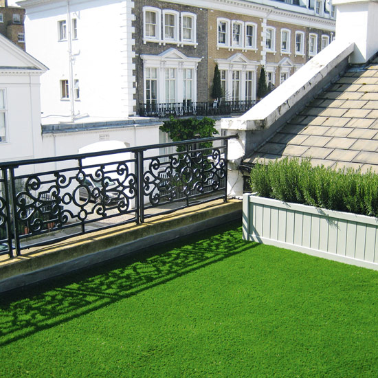 There are numerous varieties of artificial grass available