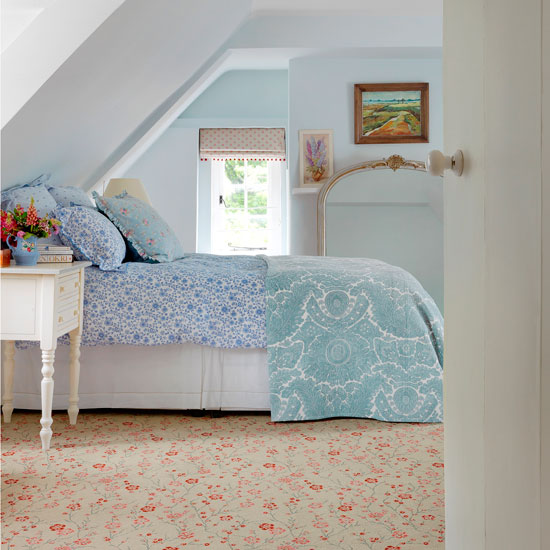 Oh so pretty! Get the vintage look with this floral carpet