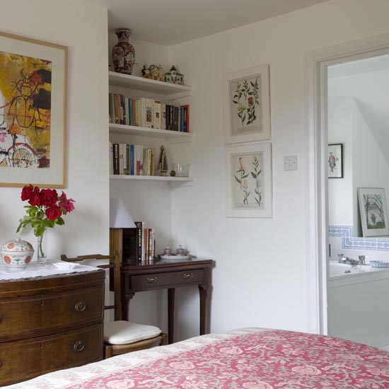Guest bedroom | West Sussex country cottage | House tour | PHOTO GALLERY | 25 Beautiful Homes | Housetohome