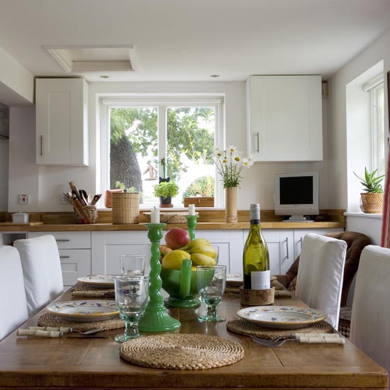 Kitchen diner | West Sussex country cottage | House tour | PHOTO GALLERY | 25 Beautiful Homes | Housetohome