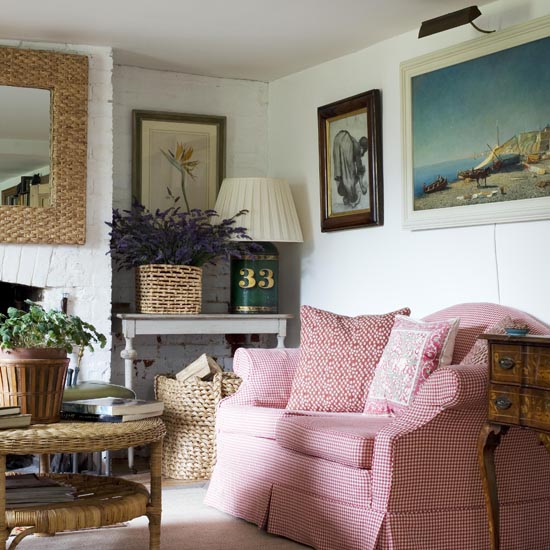 Living room detail | West Sussex country cottage | House tour | PHOTO GALLERY | 25 Beautiful Homes | Housetohome